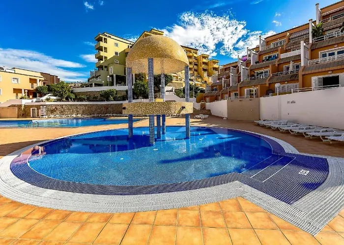 Апартаменты Orlando Pool View And Cozy Terrace Адехе