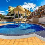 Апартаменти Orlando Pool View And Cozy Terrace Адехе